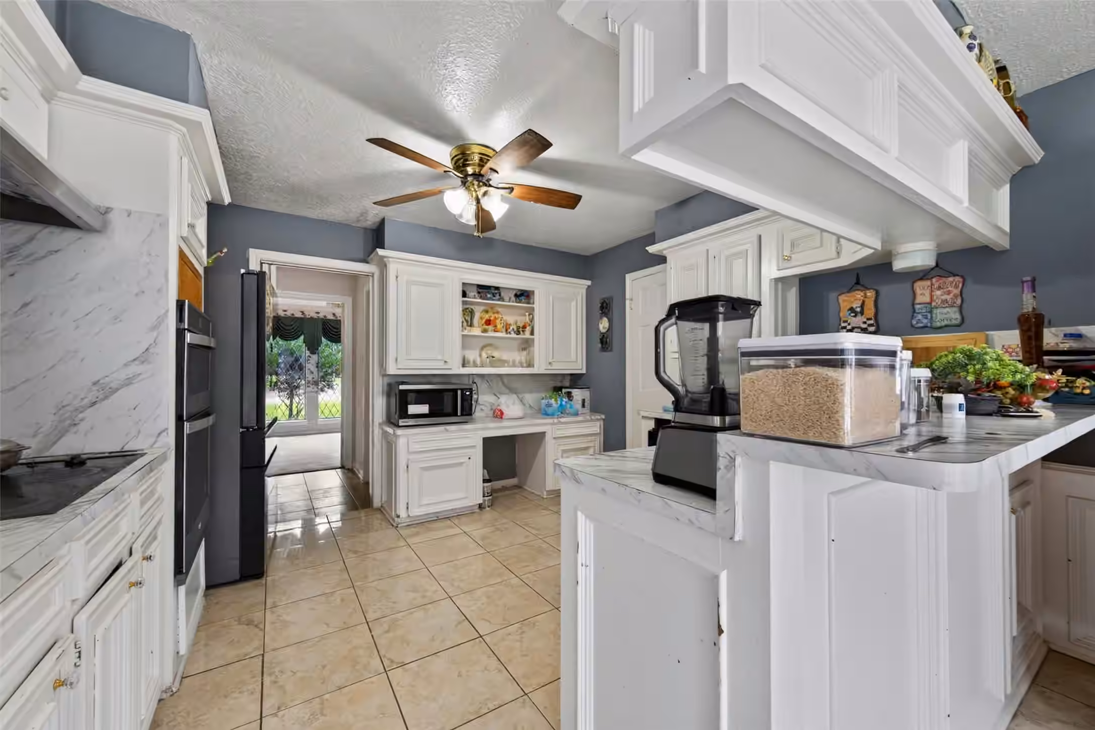 Photo 7 of 6803 Wimbledon Estates Drive, Spring, TX