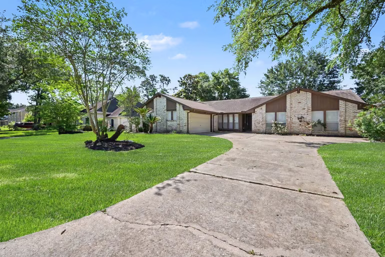 Photo 4 of 17419 Cassina Drive, Spring, TX