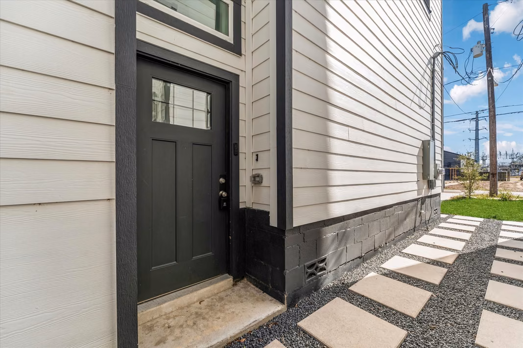 Photo 6 of 723 E 37th Street, Houston, TX
