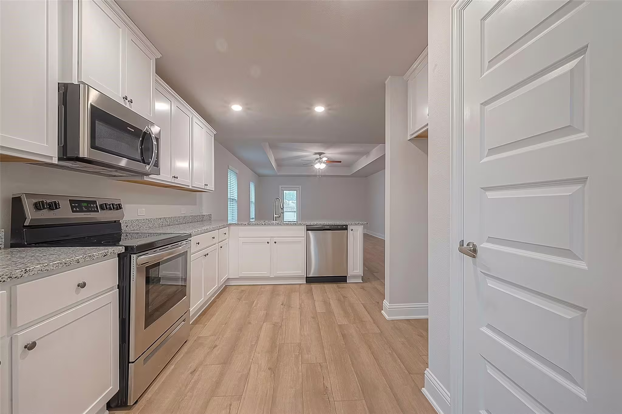 Photo 2 of 35 Greenbriar Loop, Angleton, TX