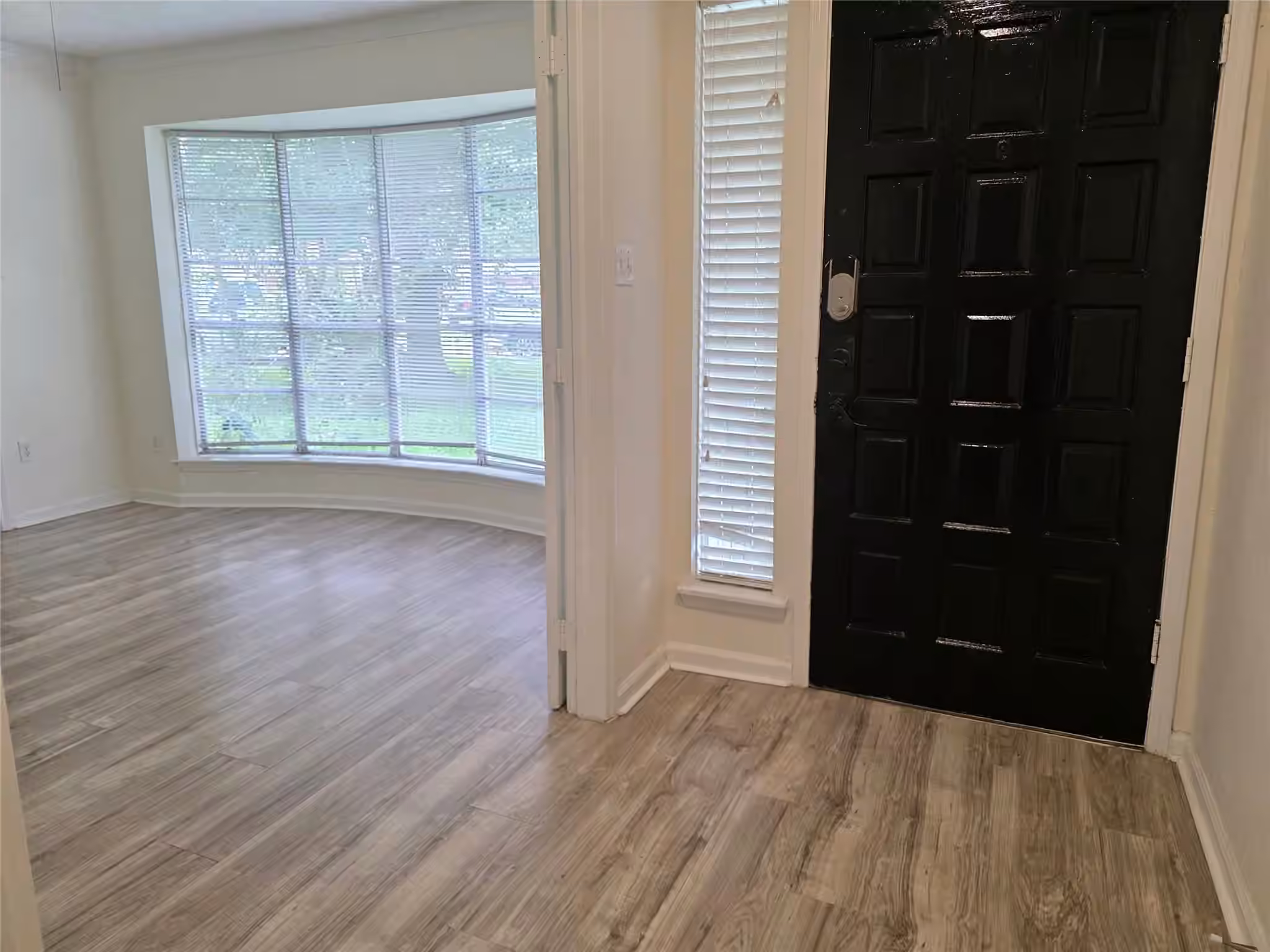 Photo 5 of 12123 Sea Shore Drive, Houston, TX