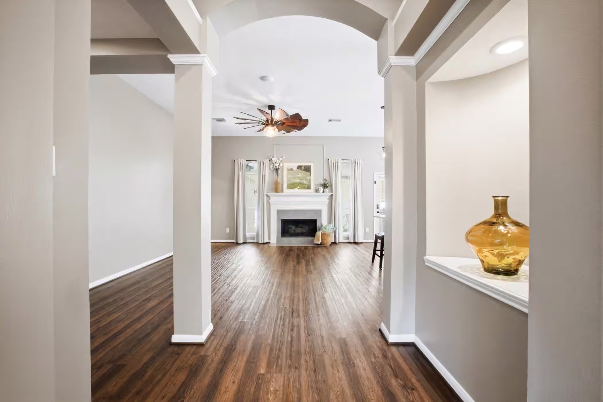 Photo 7 of 1127 Glendale Drive, Sugar Land, TX
