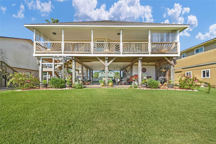 Photo of 115 Driftwood Road, Freeport, TX