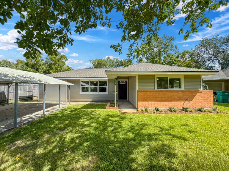 Photo 2 of 1108 Prune Street, La Marque, TX