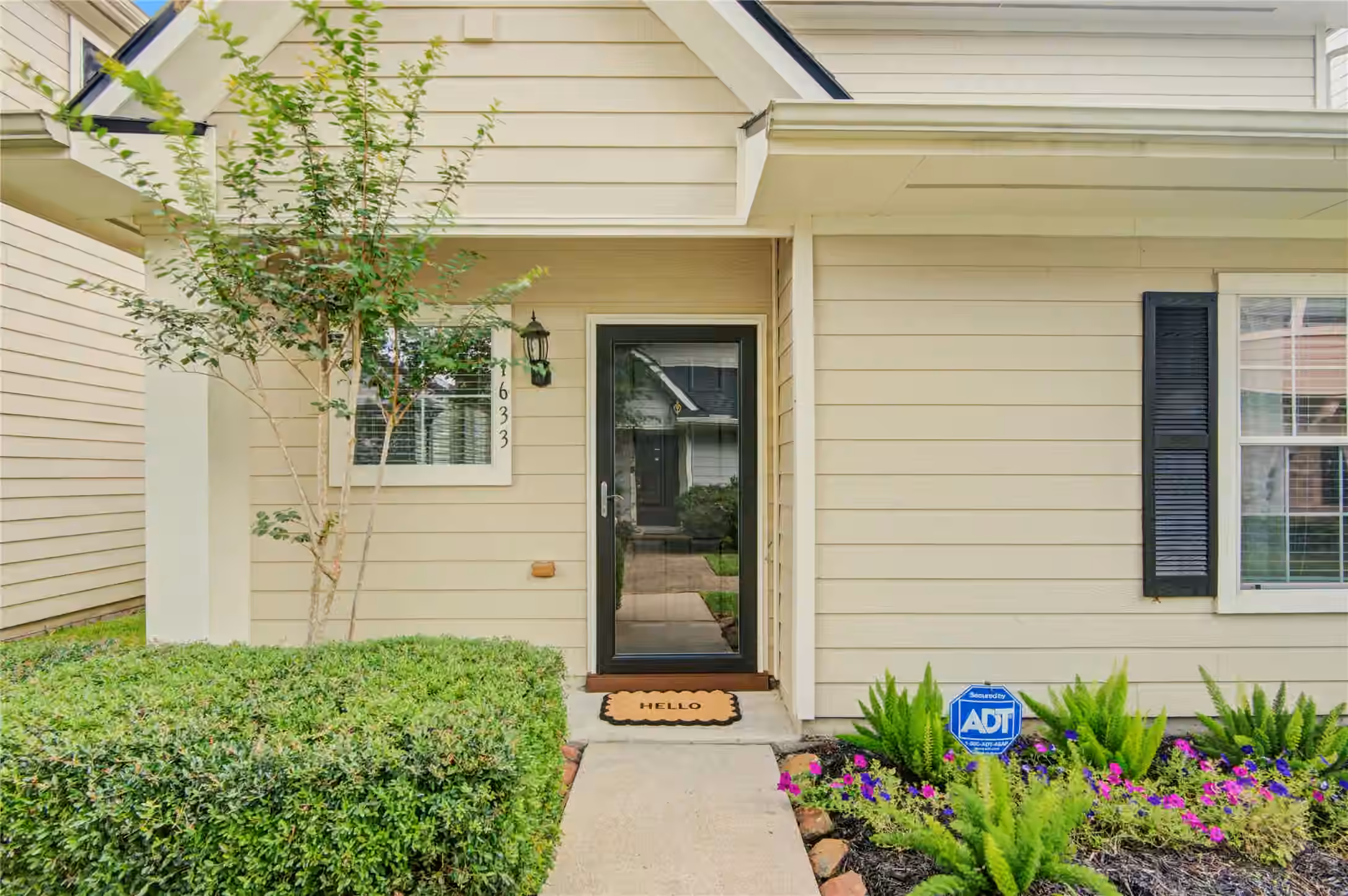 Photo 4 of 1633 Nichole Woods Drive, Houston, TX