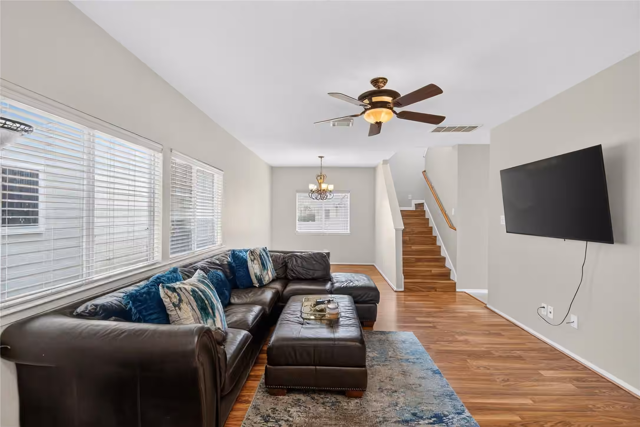 Photo 5 of 1633 Nichole Woods Drive, Houston, TX