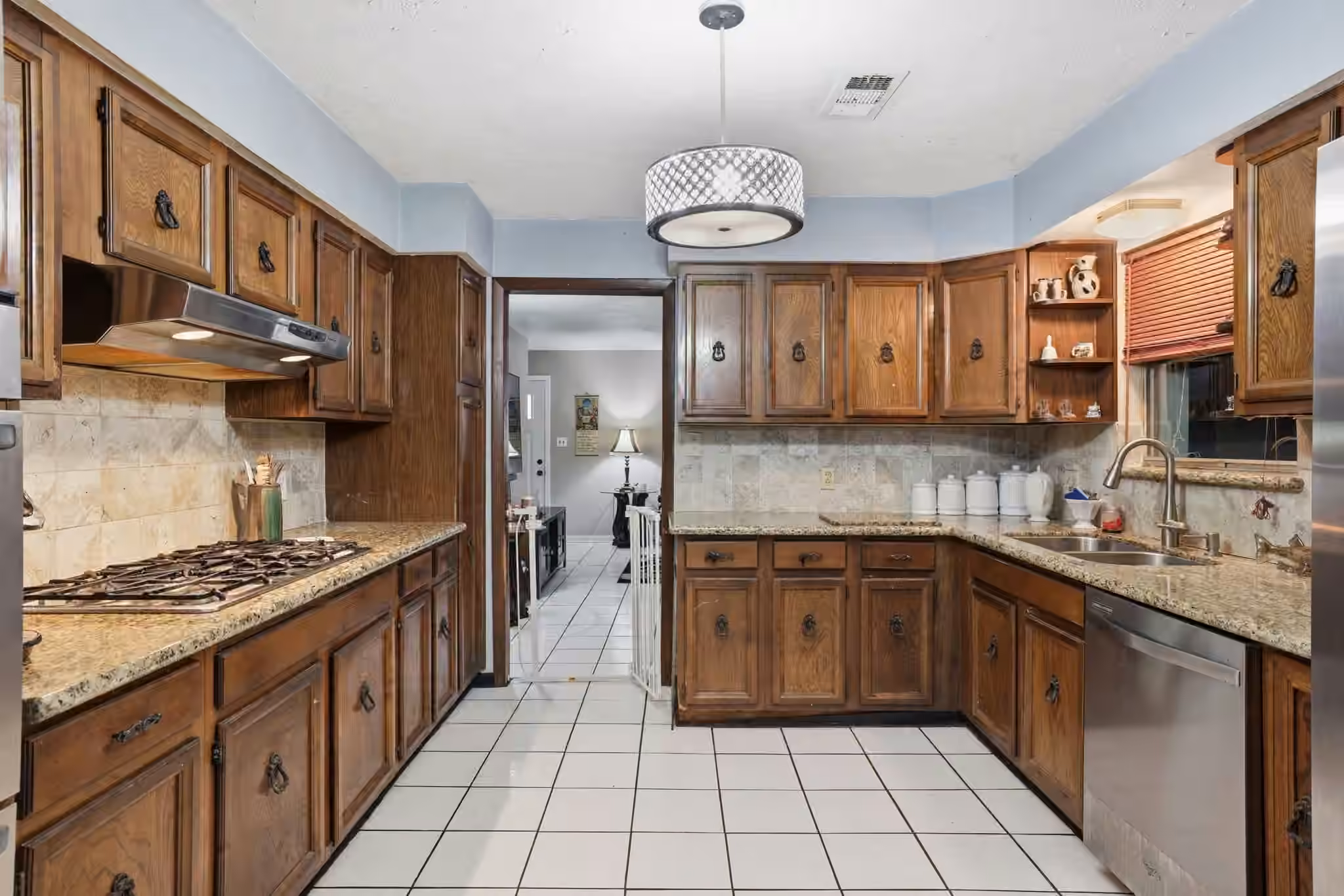 Photo 5 of 10922 Ivyridge Road, Houston, TX