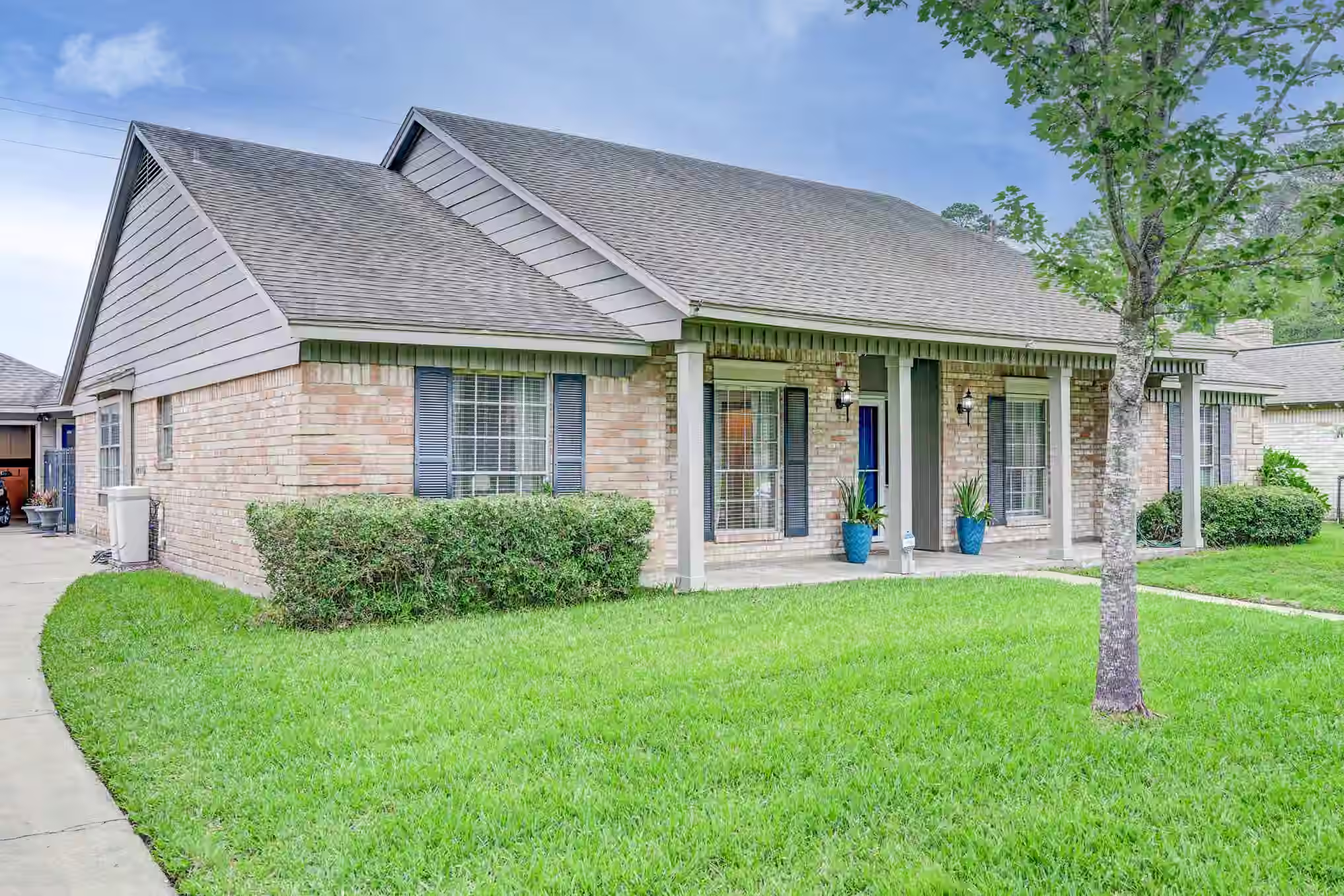 Photo 2 of 12906 Advance Drive, Houston, TX