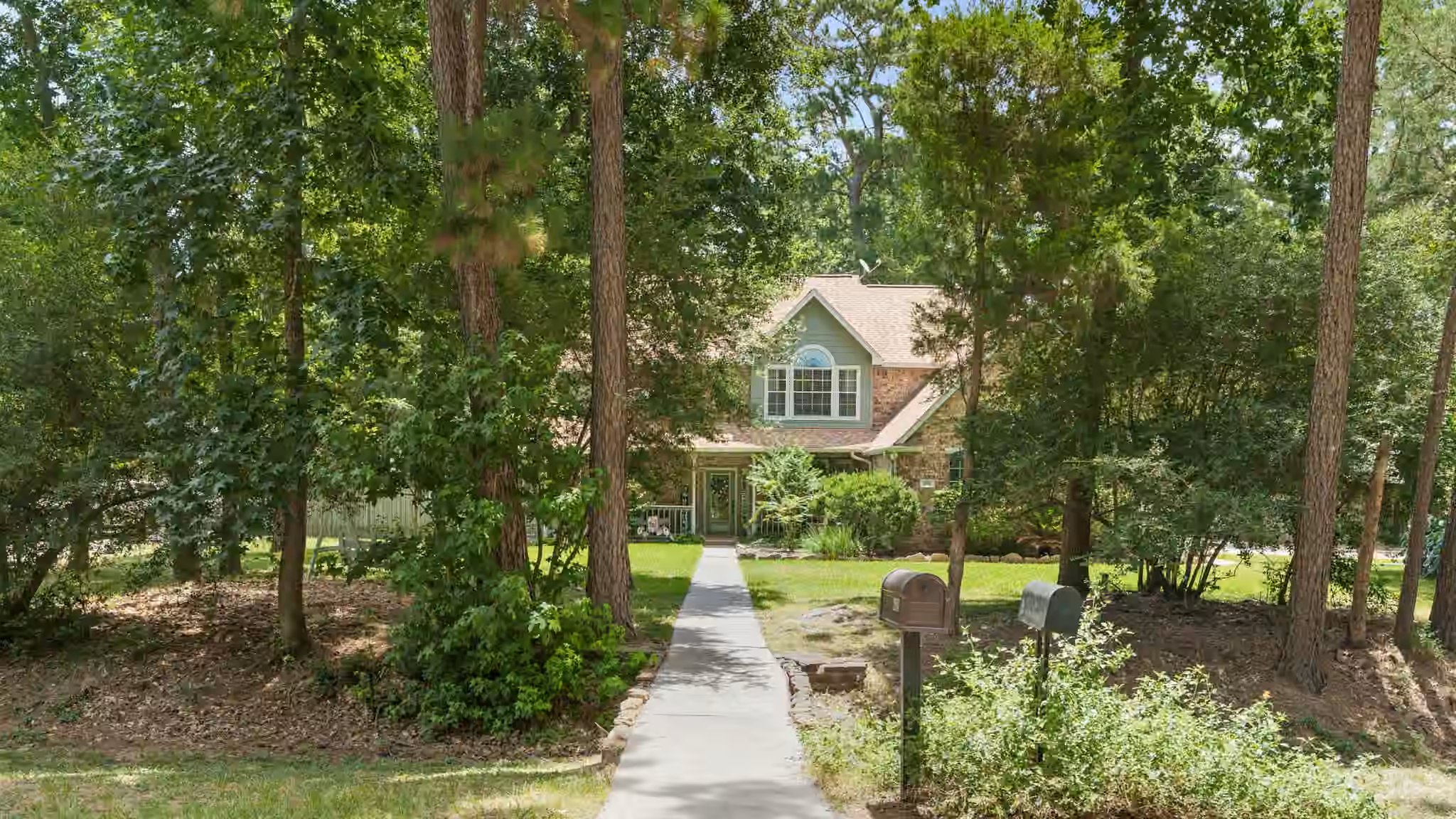 Photo 2 of 402 FAIRBANKS Drive, Magnolia, TX