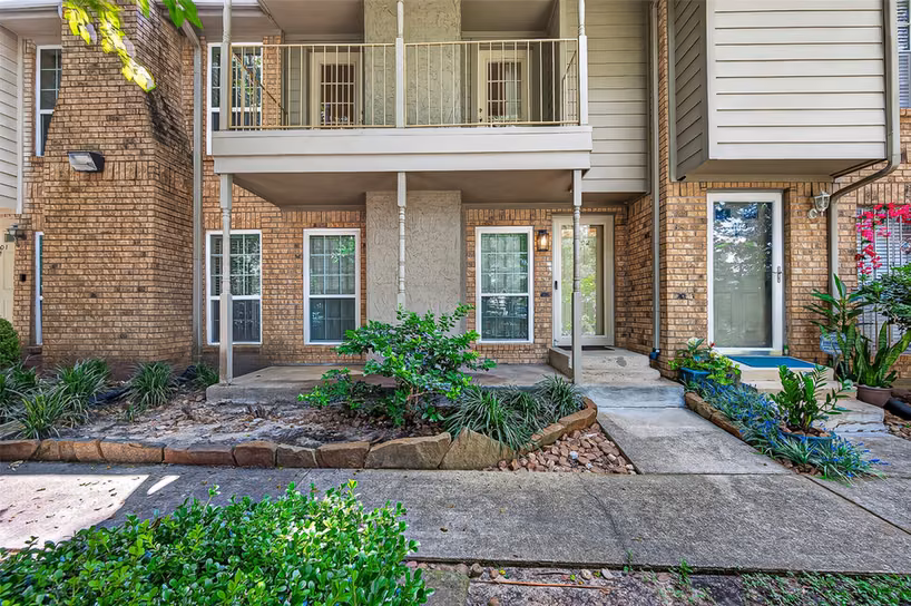 Photo 2 of 10615 Briar Forest Drive 1002, Houston, TX