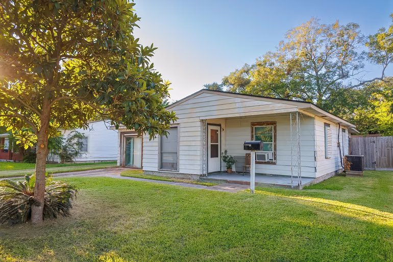 Photo of 1514 1st Avenue N, Texas City, TX