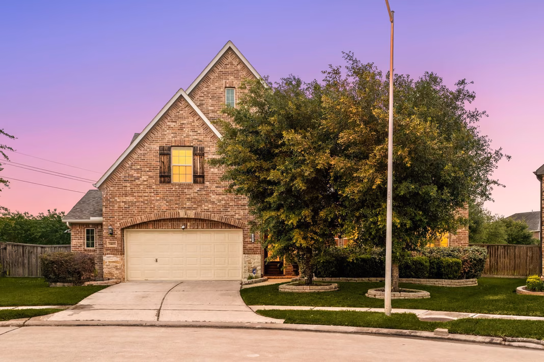 Photo 2 of 3403 Pennington Trace Drive, Katy, TX
