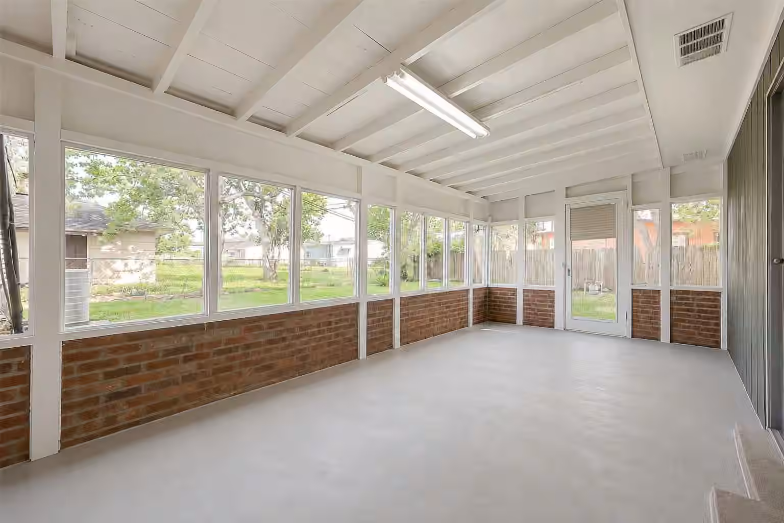 Photo 7 of 715 W 9th Street, Freeport, TX