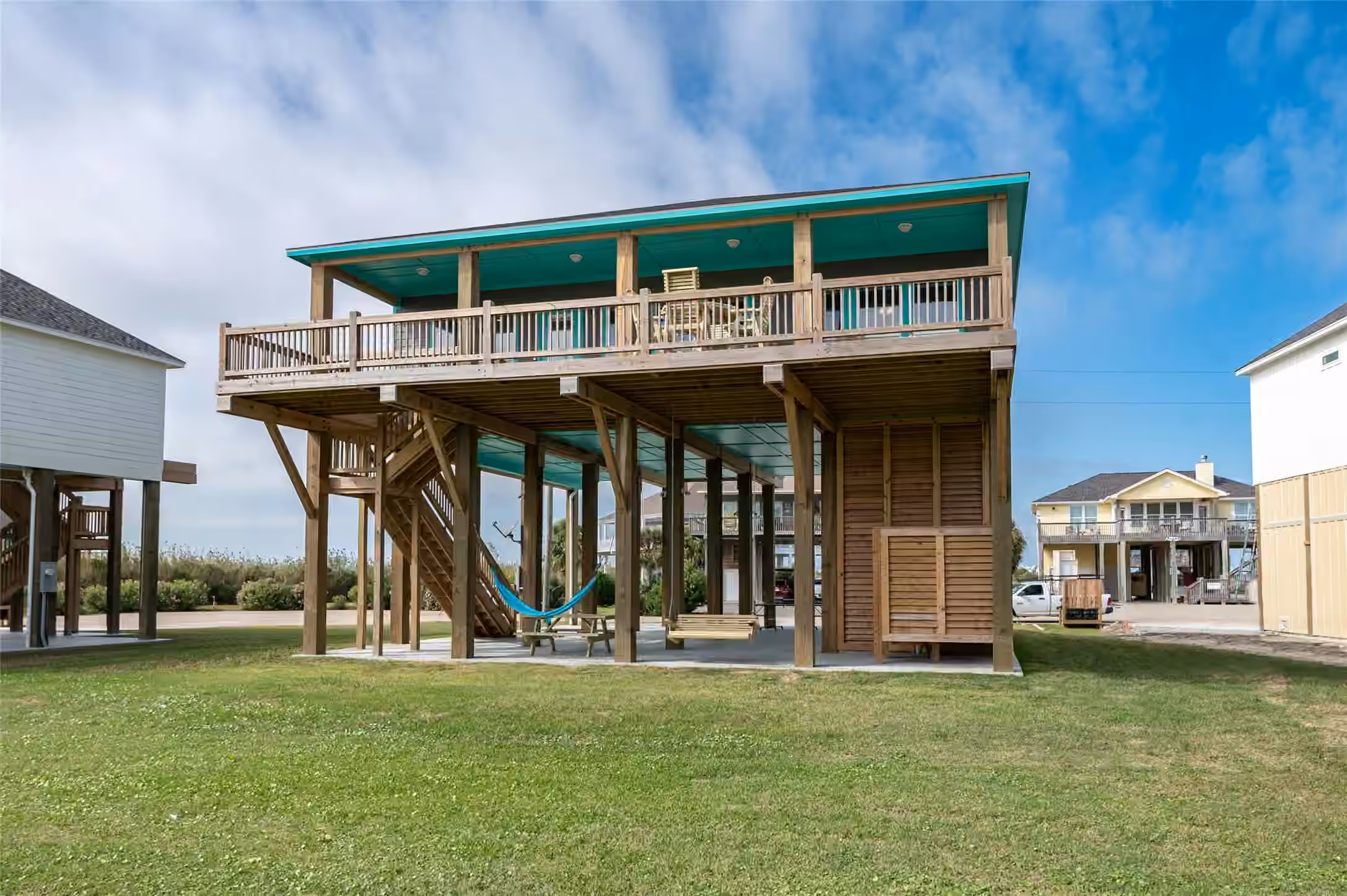 Photo 3 of 4406 Whaler Lane, Crystal Beach, TX