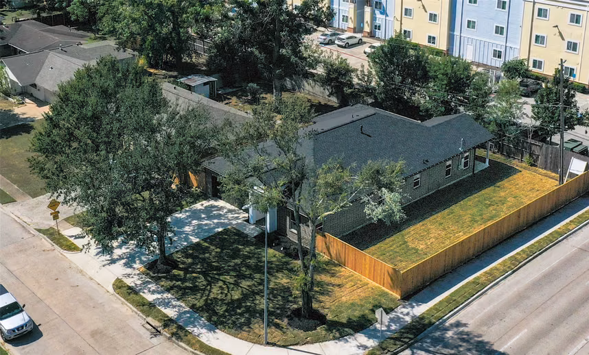 Photo 6 of 2139 Counter Point Drive, Houston, TX