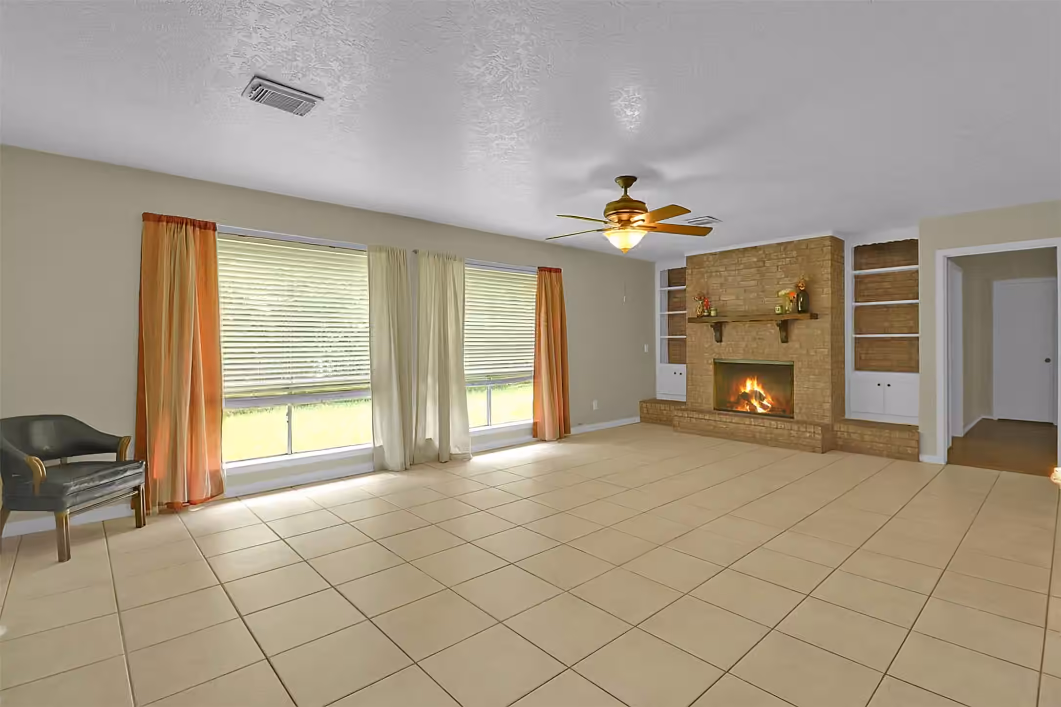 Photo 3 of 4205 Lariat Drive, Baytown, TX