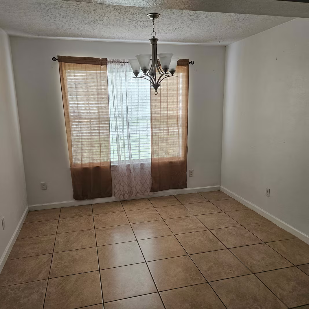 Photo 4 of 12330 Greensbrook Forest Drive, Houston, TX