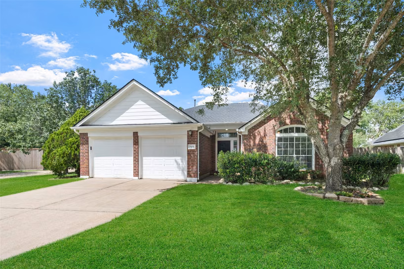 Photo of 3806 Vinecrest Drive, Pearland, TX