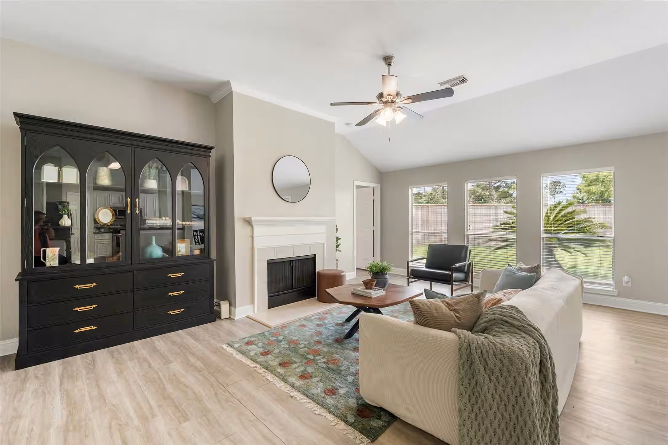 Photo 3 of 3806 Vinecrest Drive, Pearland, TX