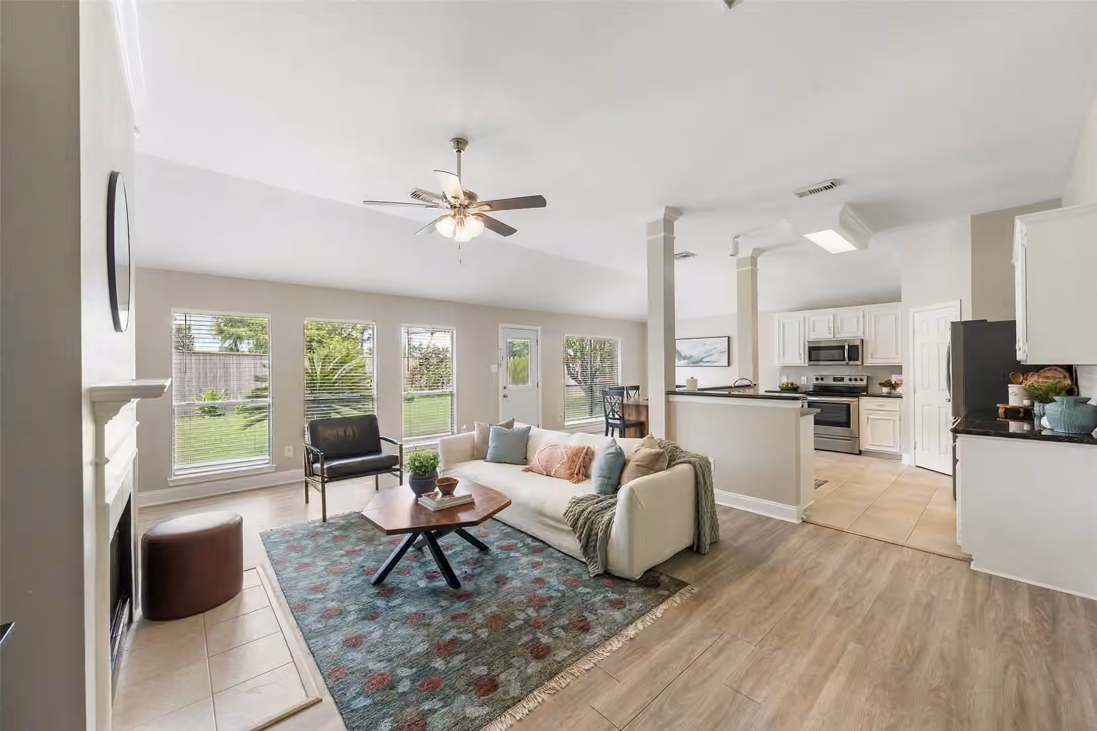 Photo 6 of 3806 Vinecrest Drive, Pearland, TX