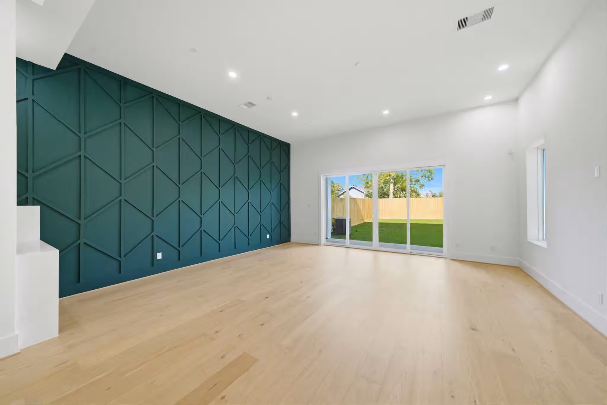 Photo 5 of 1227 Prince Street, Houston, TX