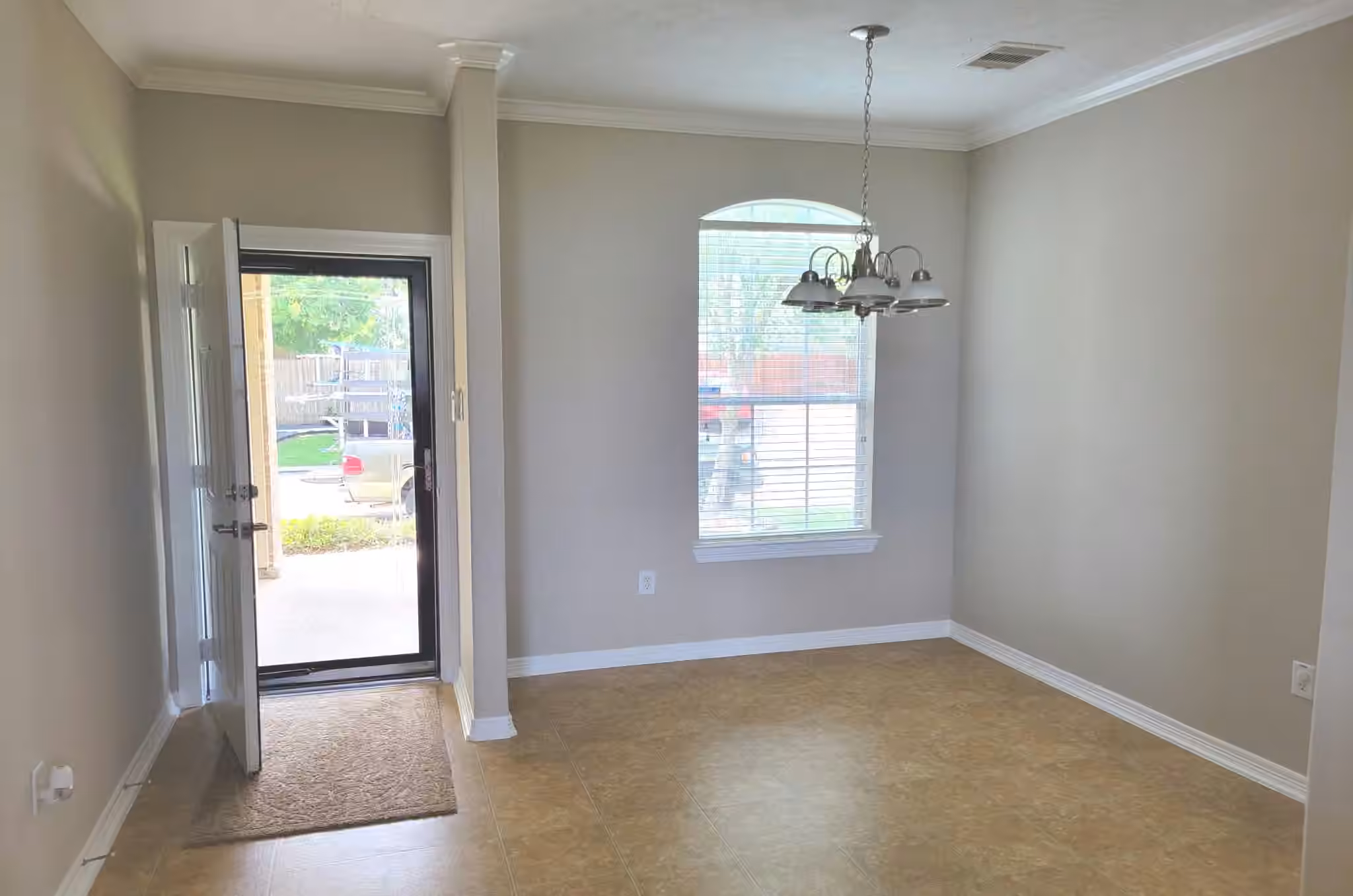 Photo 4 of 20926 Sun Creek Drive, Katy, TX