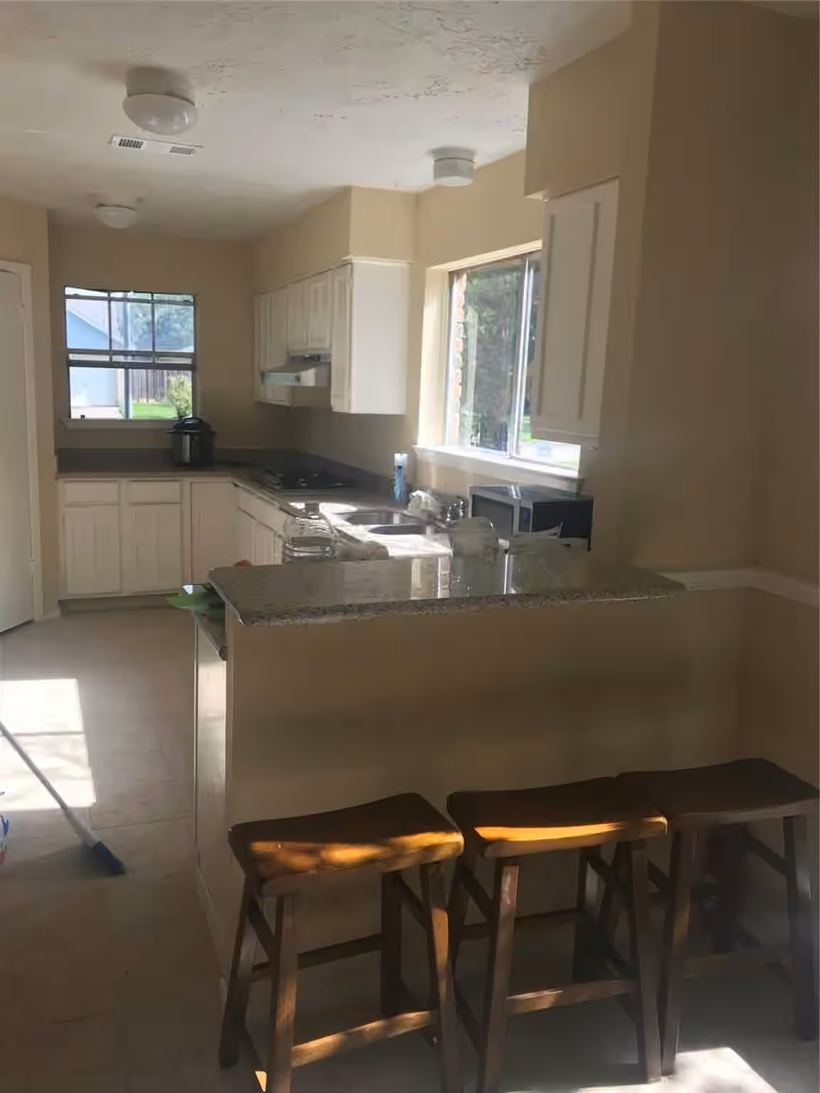 Photo 7 of 7402 Thicket Trail Drive, Humble, TX
