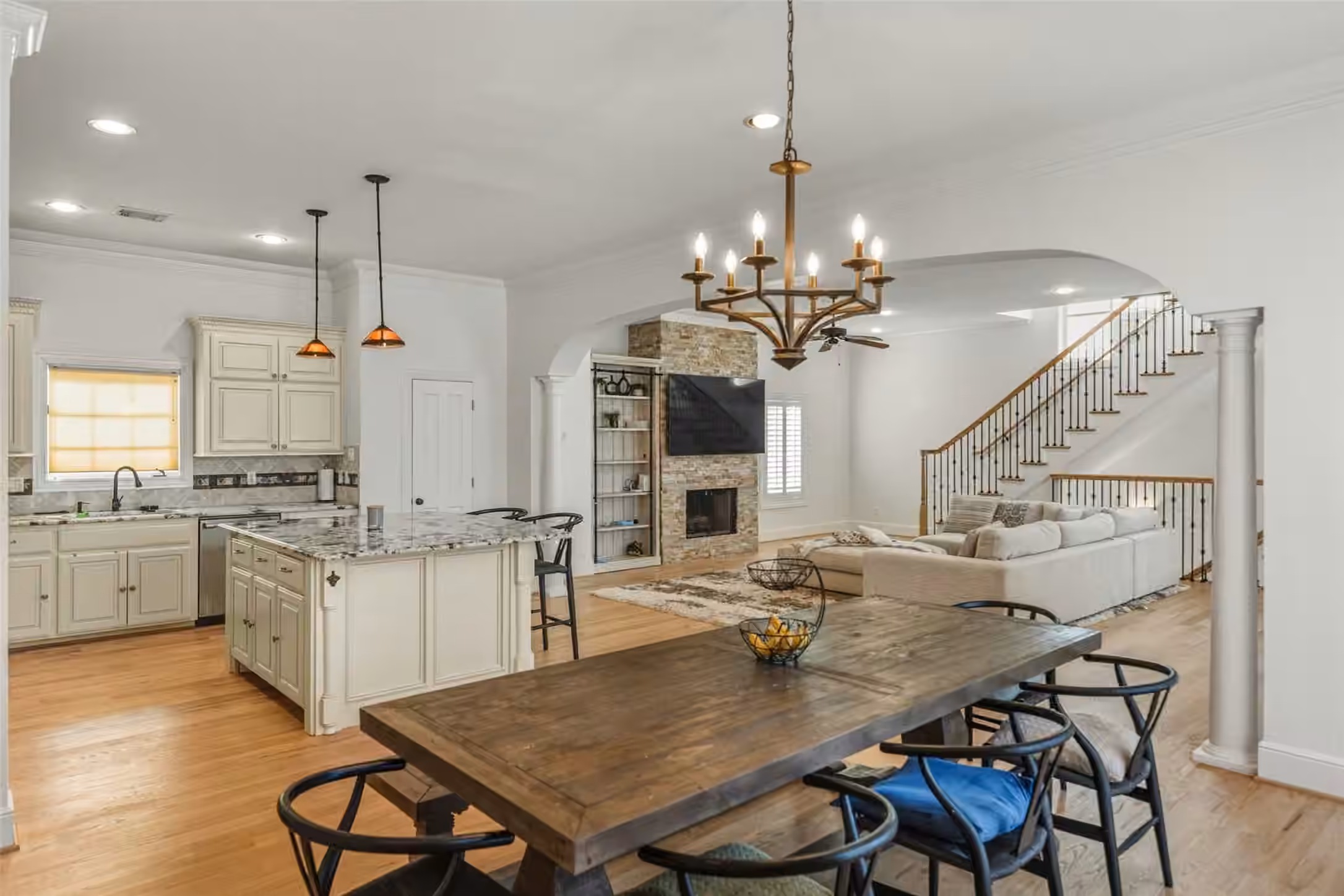 Photo 4 of 1302 Antoine Drive A, Houston, TX