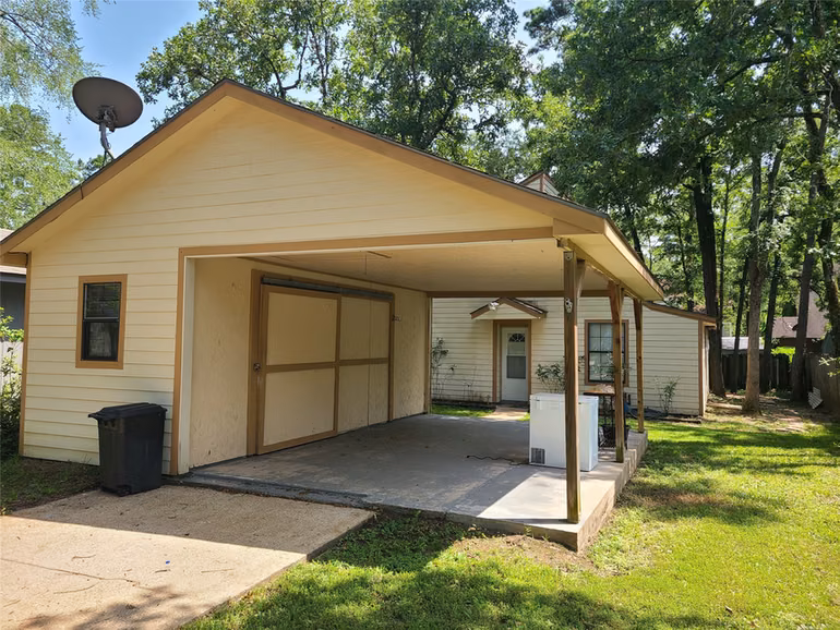 Photo 2 of 26605 Orchid Court, Huntsville, TX
