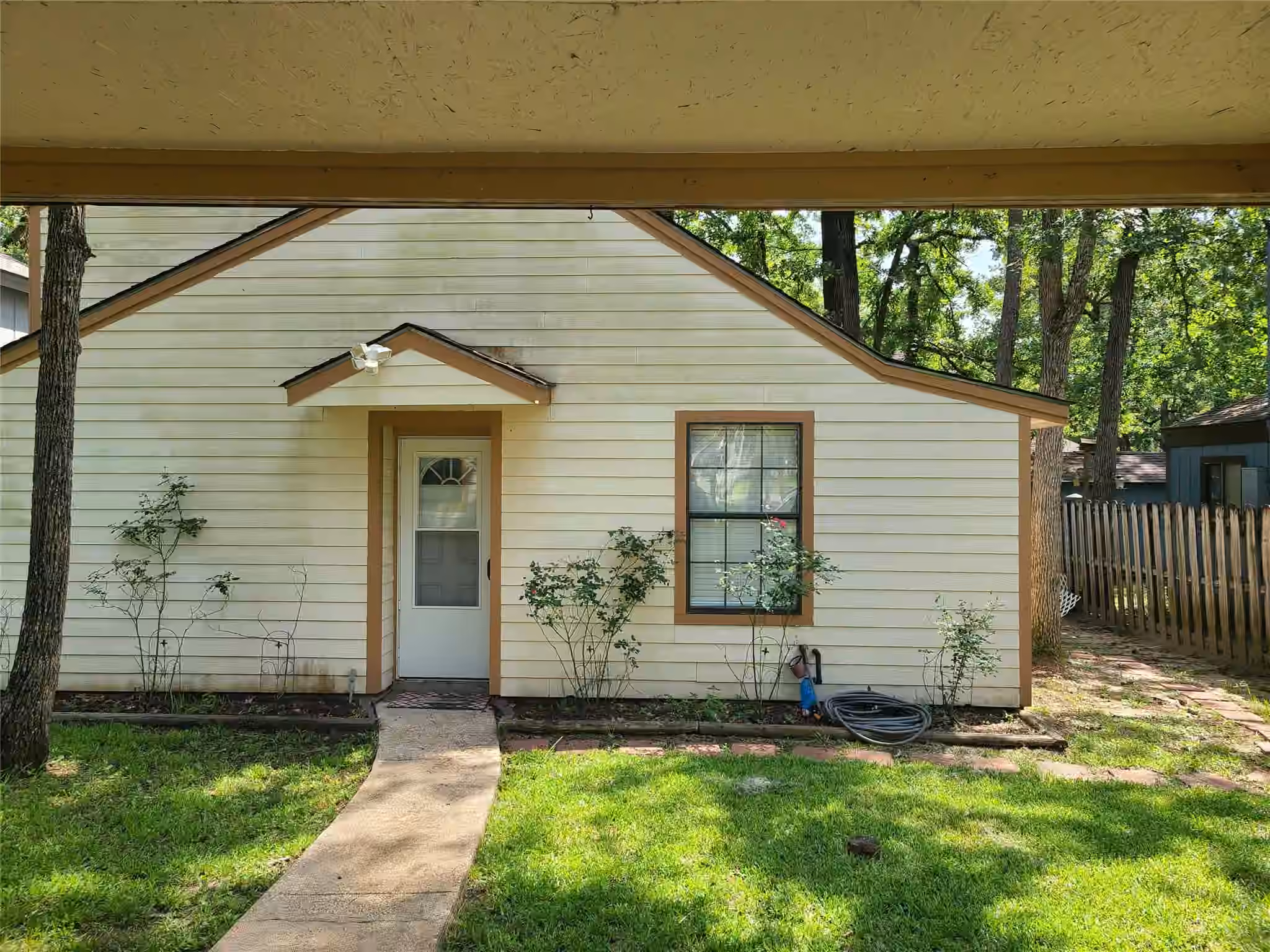 Photo 3 of 26605 Orchid Court, Huntsville, TX