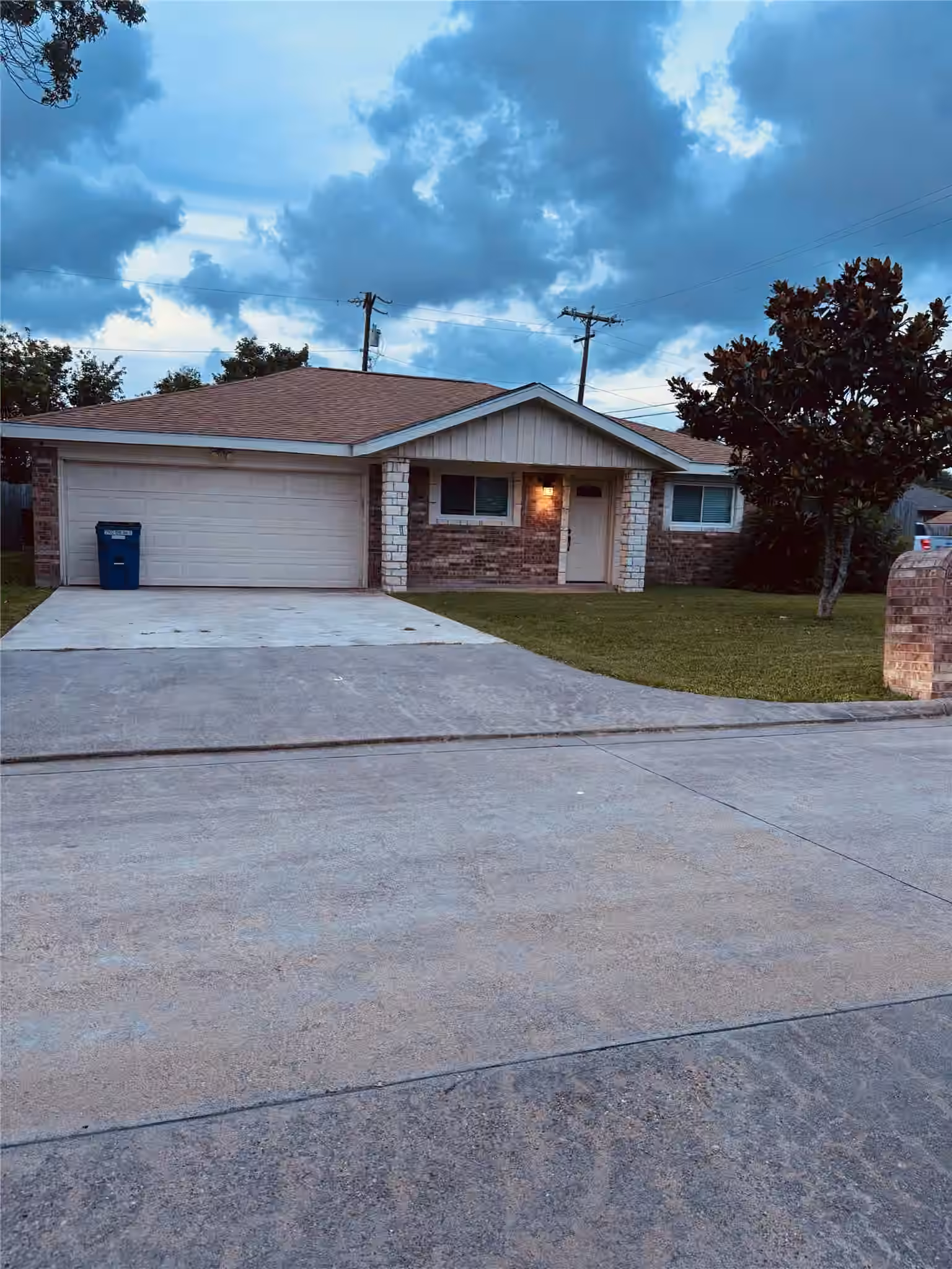 Photo 2 of 2902 19th Avenue N, Texas City, TX