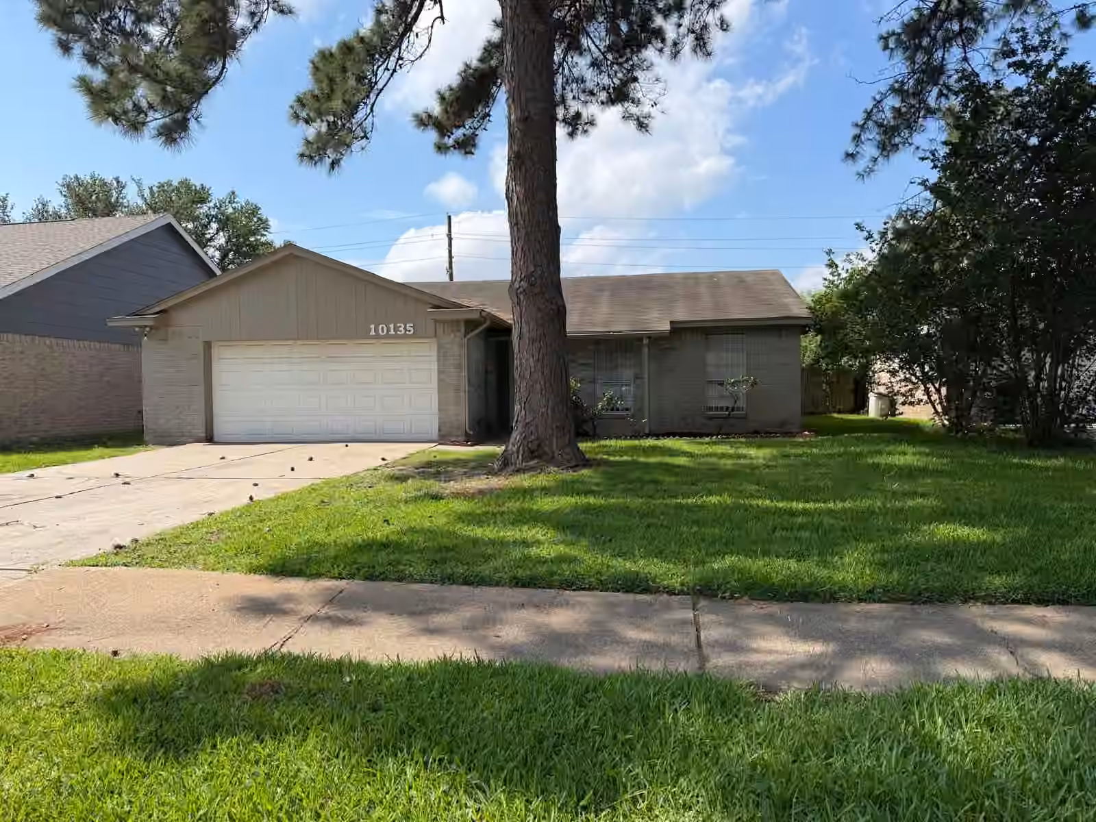 Photo of 10135 Fernstone Lane, Houston, TX 77070