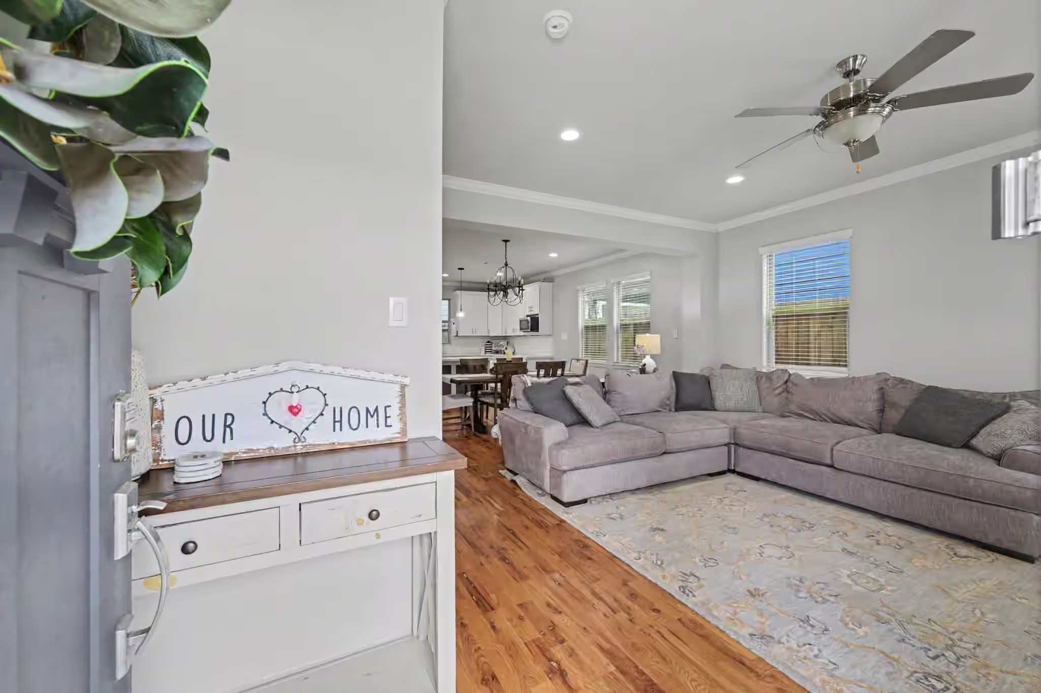 Photo 6 of 909 E 33rd Street, Houston, TX