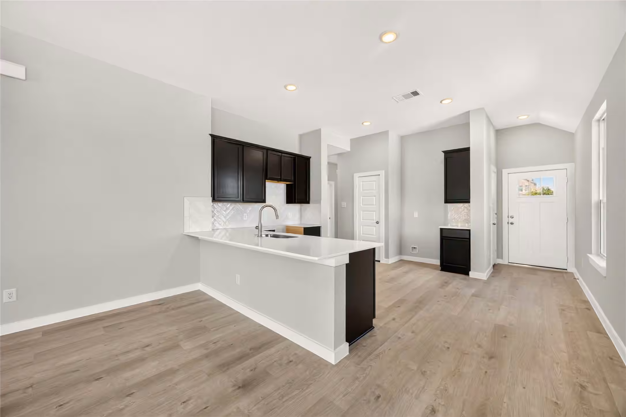 Photo 4 of 11925 Avian Avenue, Conroe, TX