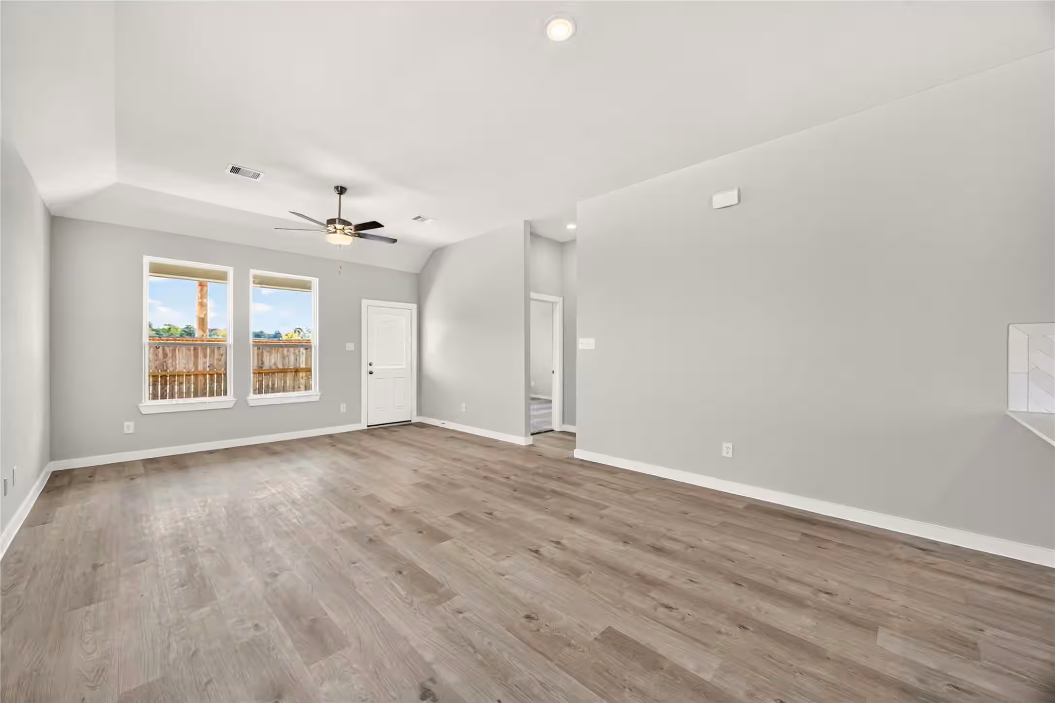 Photo 6 of 11925 Avian Avenue, Conroe, TX