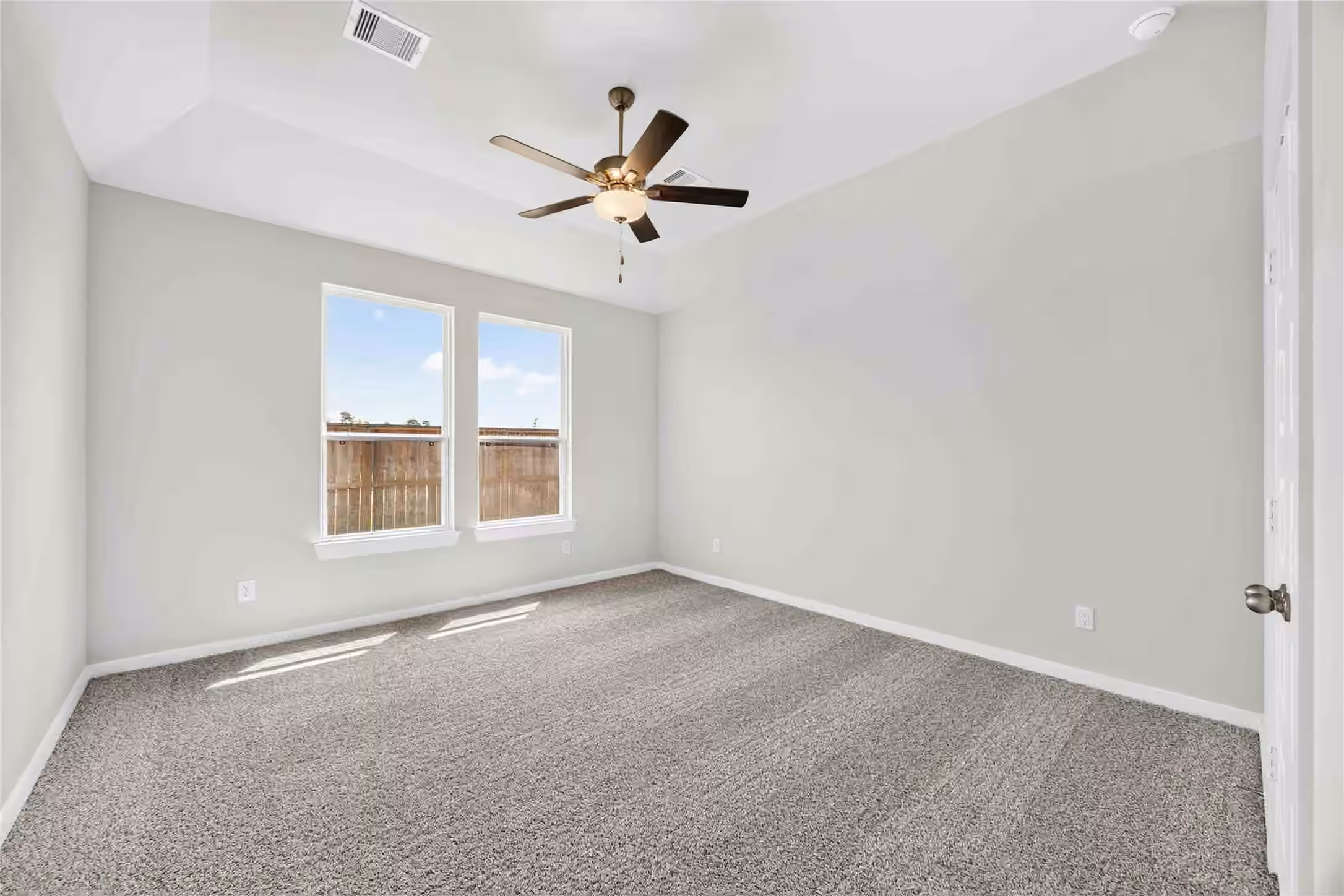 Photo 7 of 11925 Avian Avenue, Conroe, TX