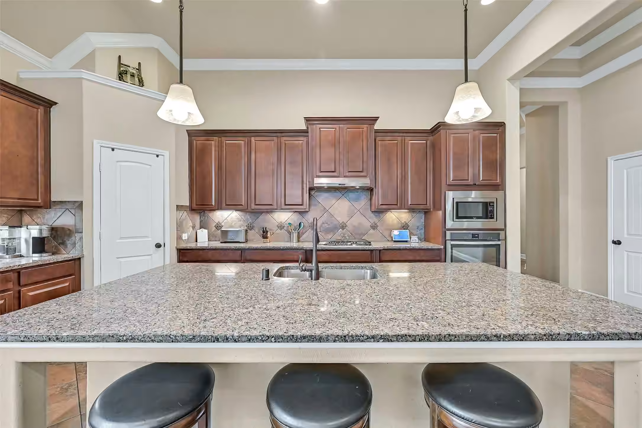 Photo 7 of 8211 Lockridge Terrace Lane, Cypress, TX