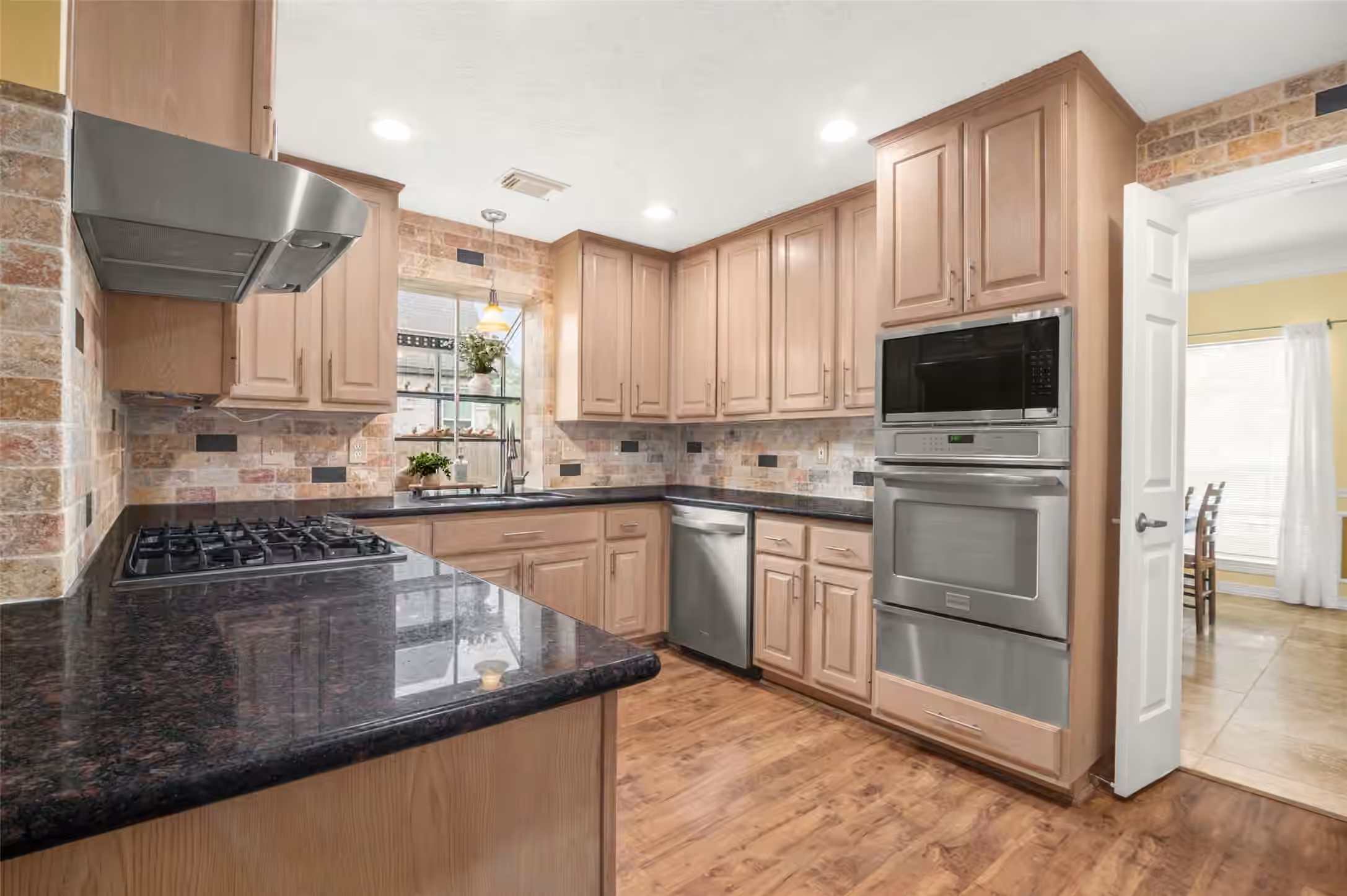 Photo 4 of 1735 Les Talley Drive, El Lago, TX