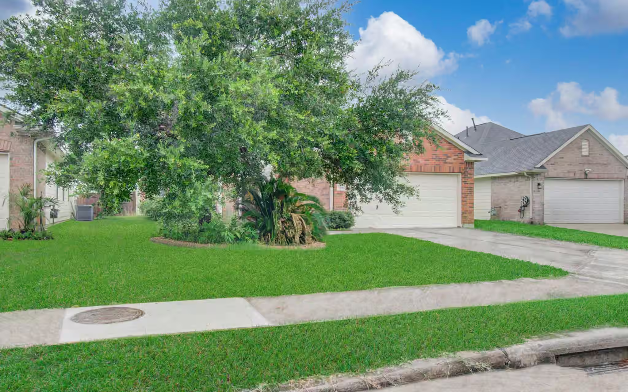 Photo 2 of 7106 Still Haven Drive, Richmond, TX