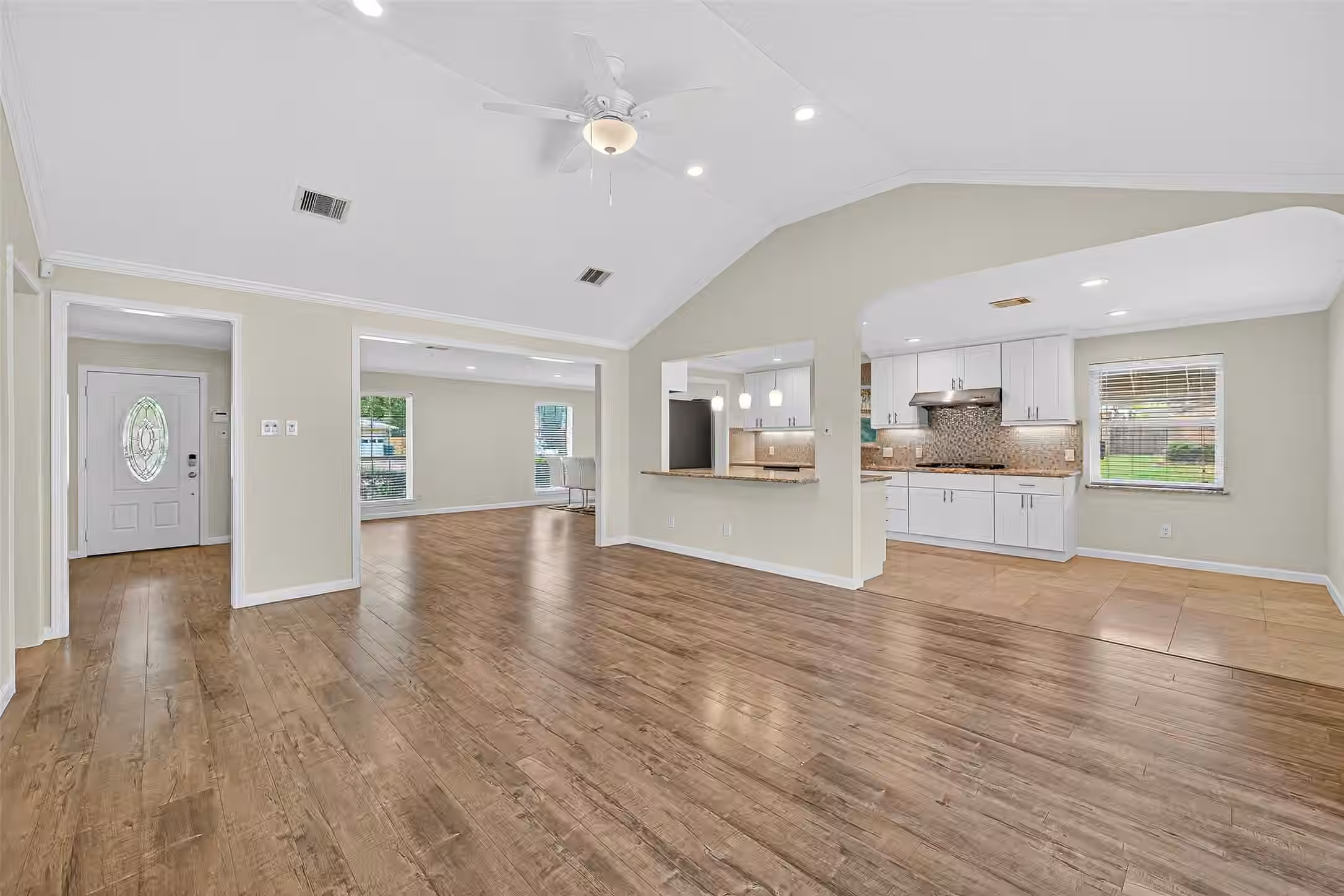 Photo 6 of 8530 Roos Road, Houston, TX