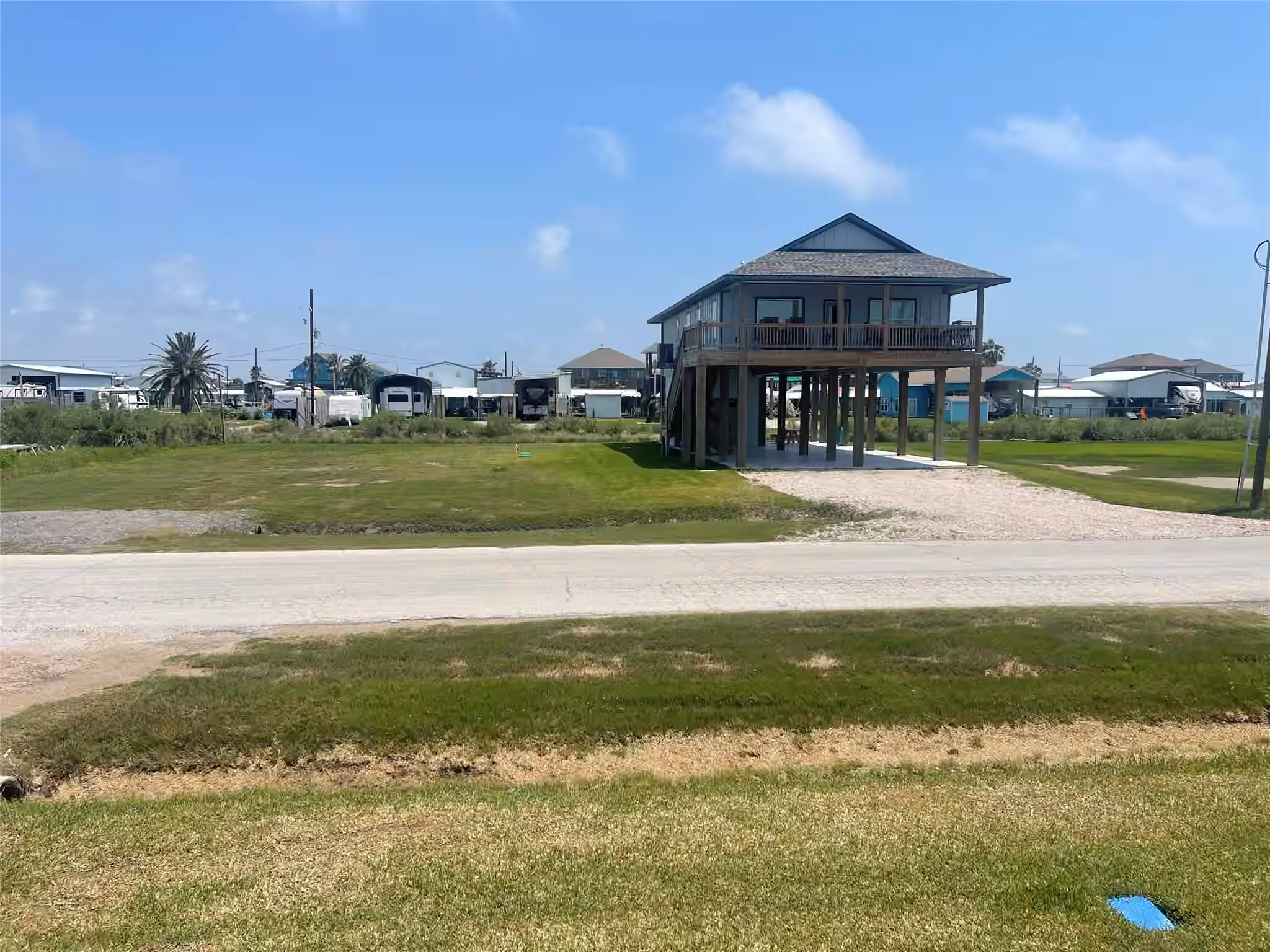 Photo 4 of 1166 N Monkhouse Drive, Crystal Beach, TX