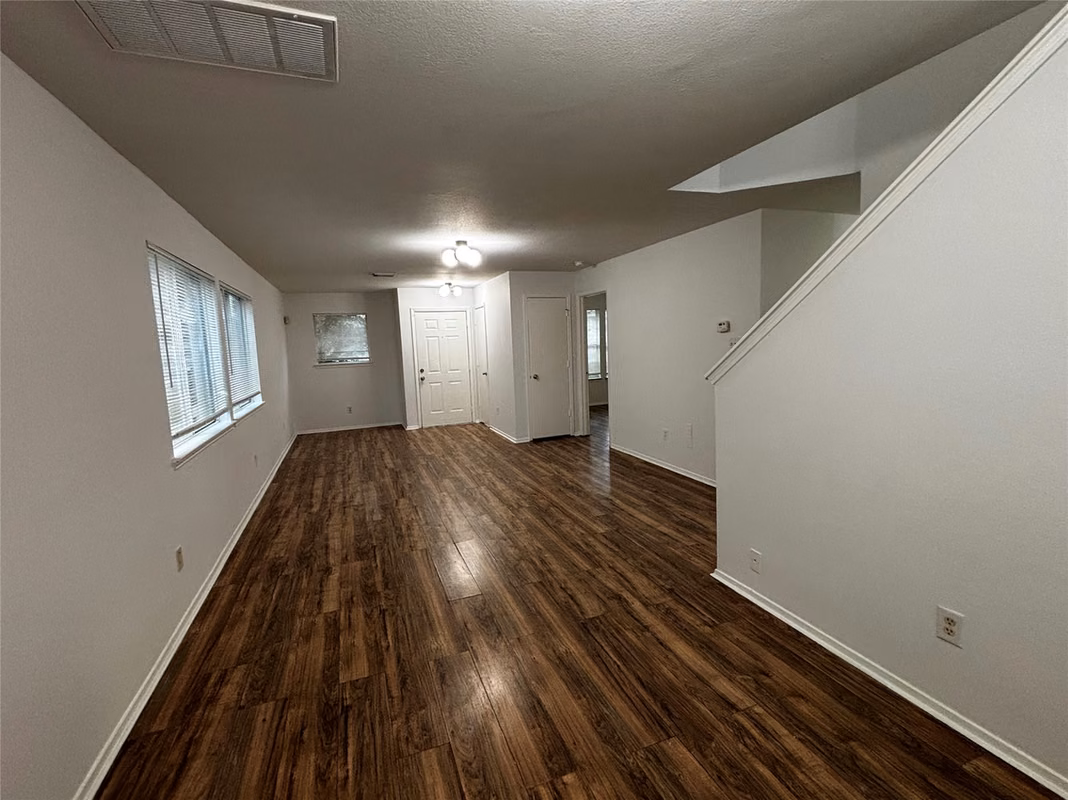 Photo 2 of 1123 Verde Trails Drive, Houston, TX