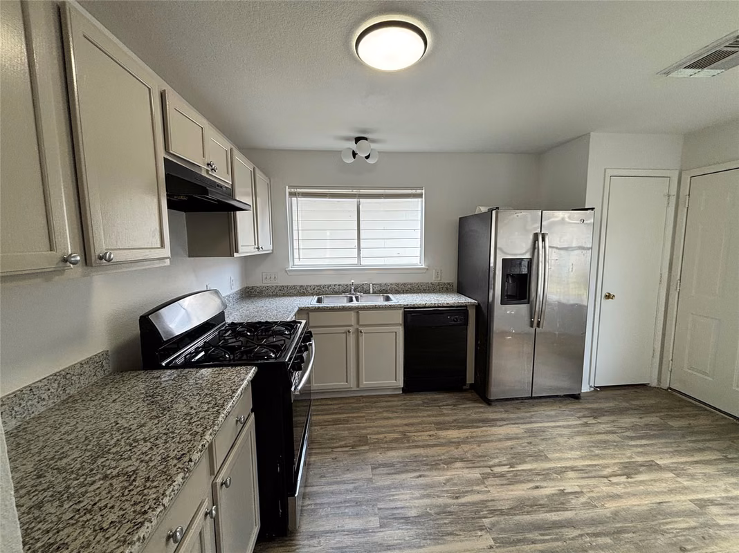 Photo 5 of 1123 Verde Trails Drive, Houston, TX
