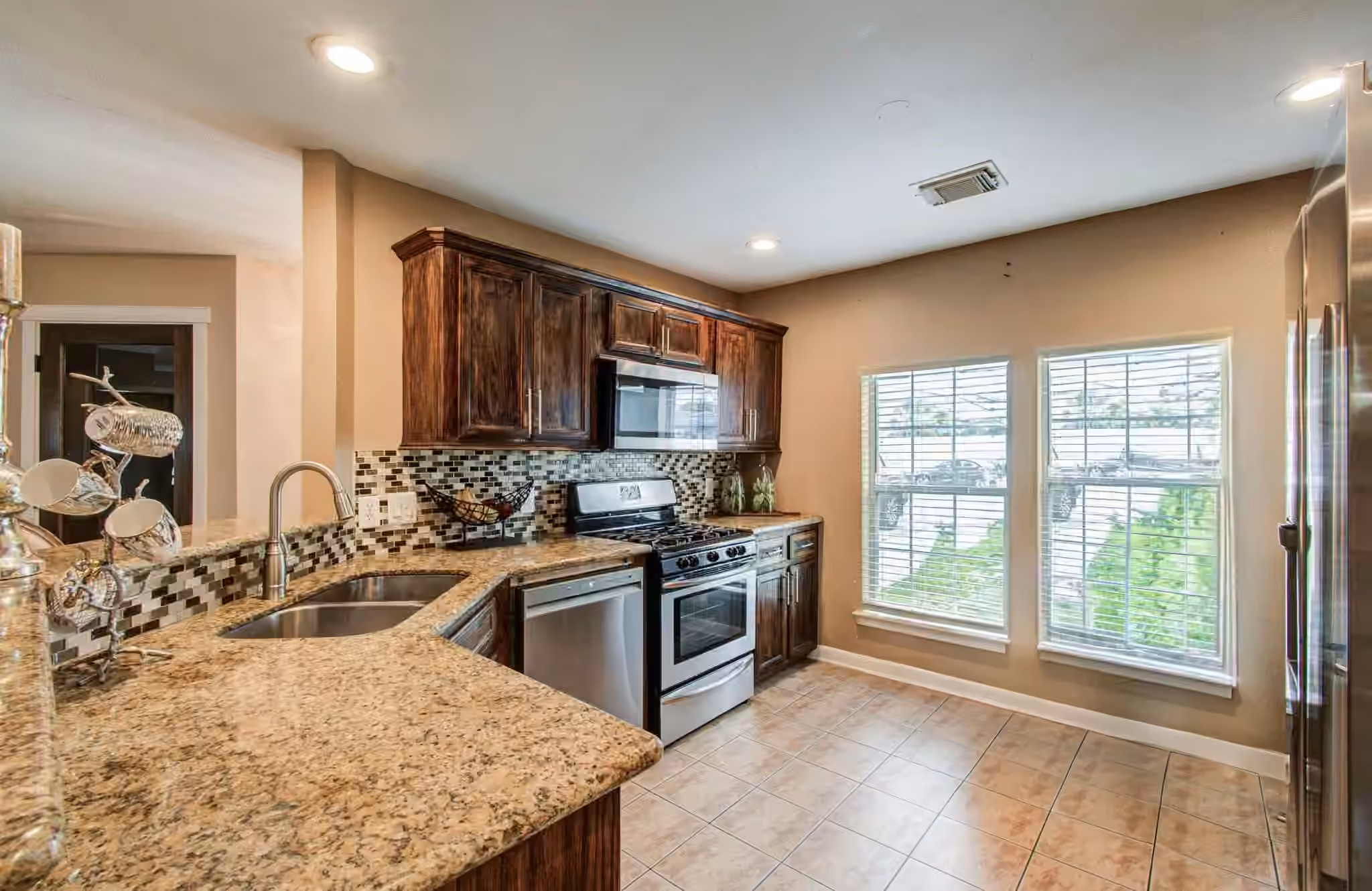 Photo 4 of 2516 Vaughn Street, Houston, TX