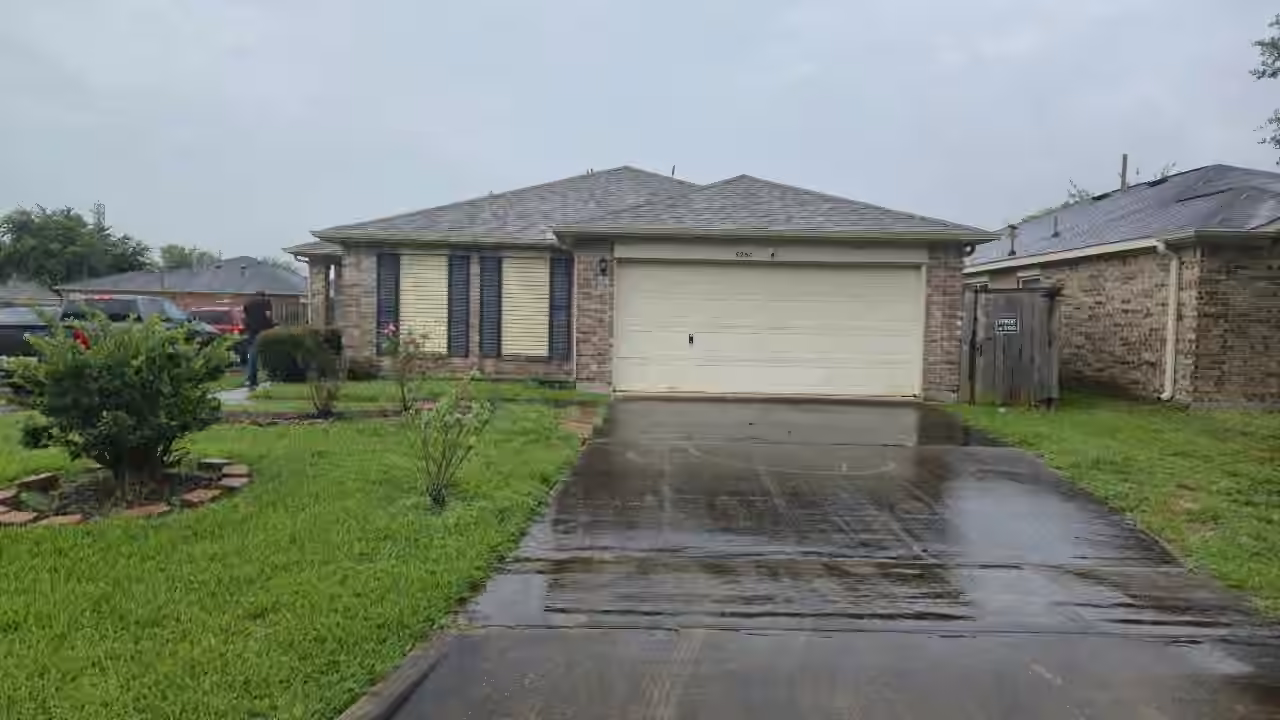 Photo 3 of 5250 Park Village Drive, Houston, TX