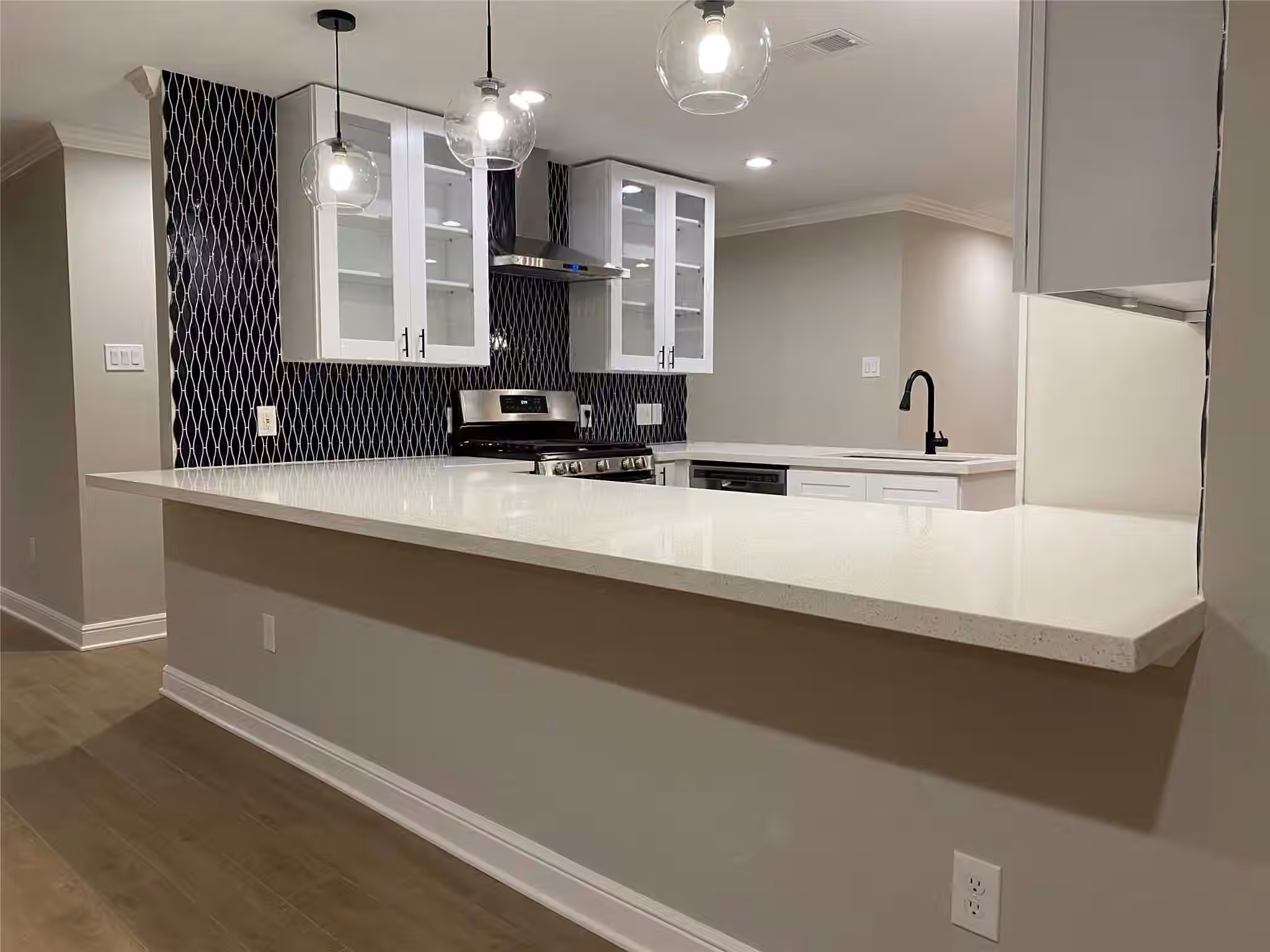Photo 7 of 10610 Chevy Chase Drive, Houston, TX