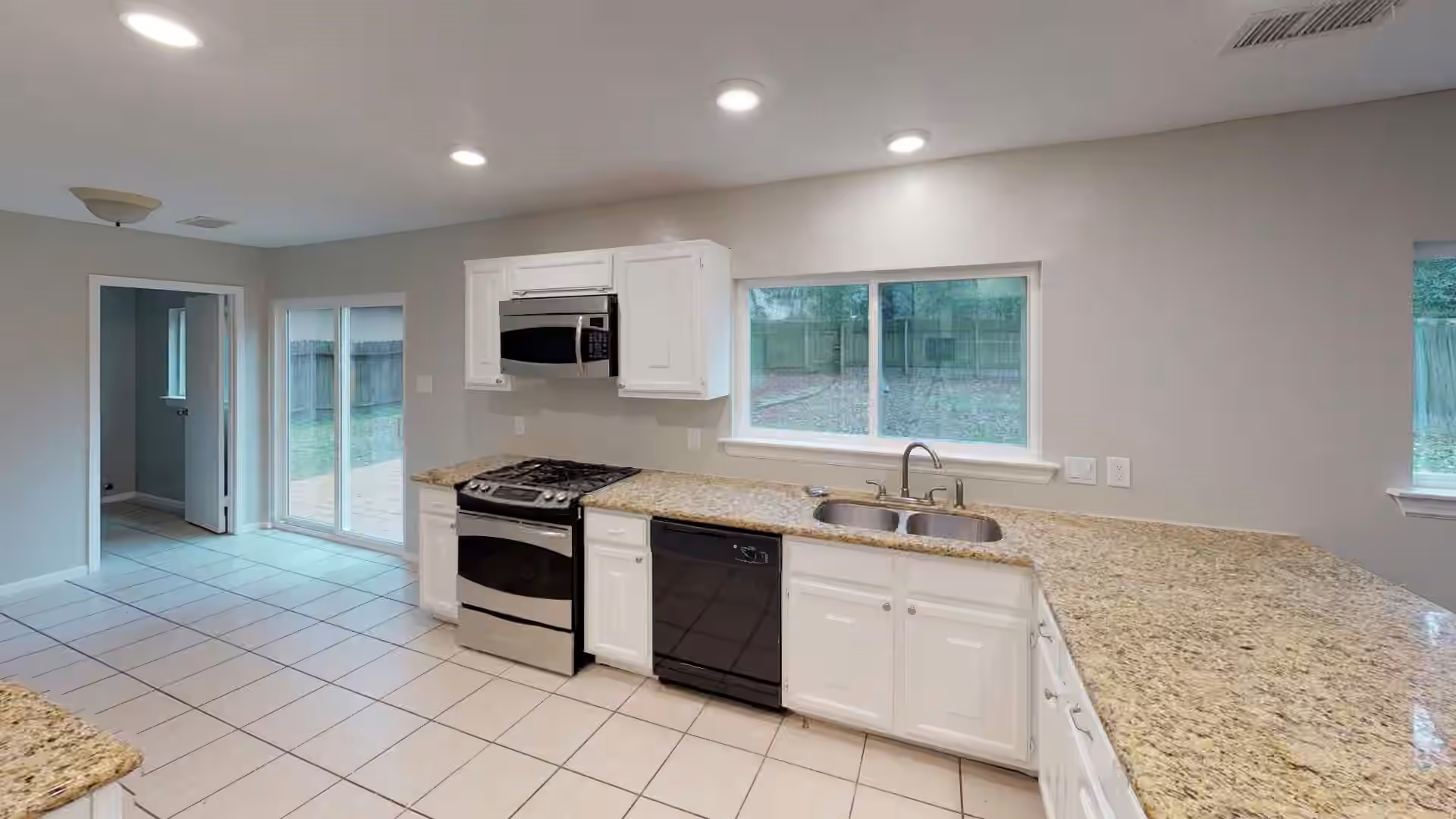 Photo 6 of 13 Hickorybark Drive, The Woodlands, TX