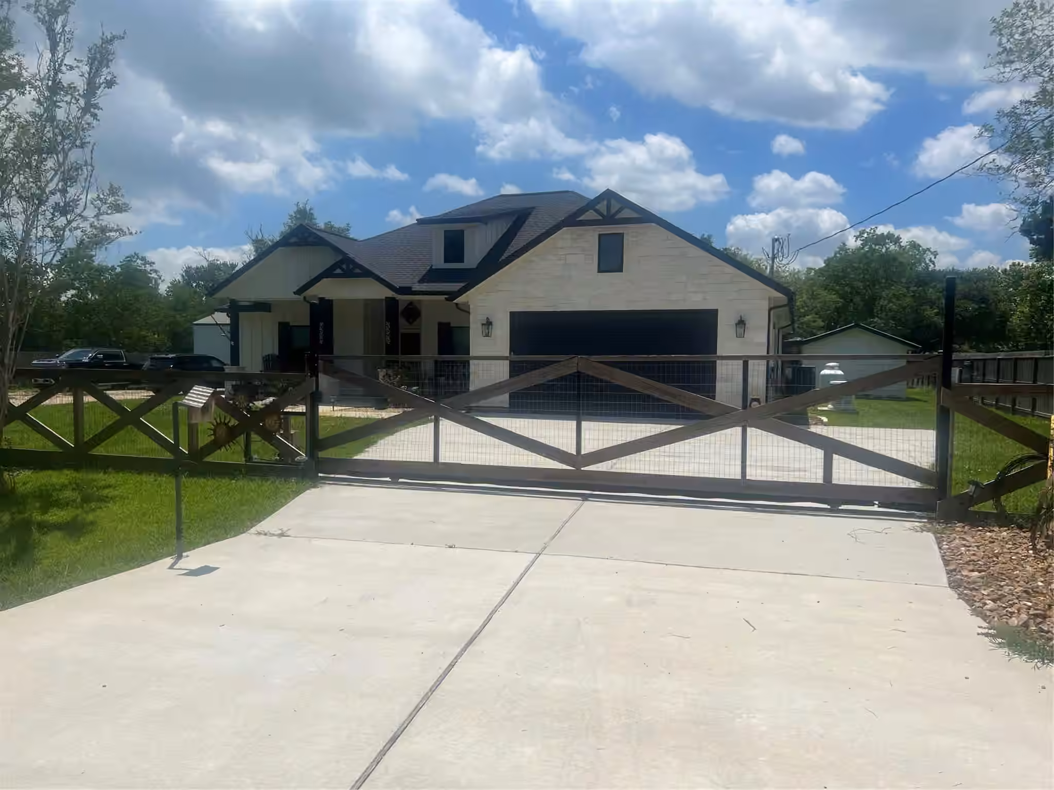 Photo 2 of 7214 Avenue L, Santa Fe, TX