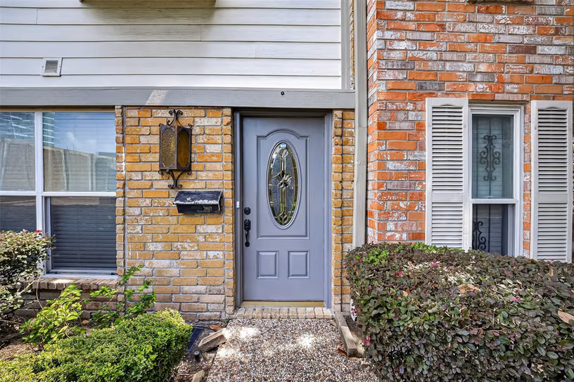 Photo 5 of 10383 Briar Forest Drive, Houston, TX