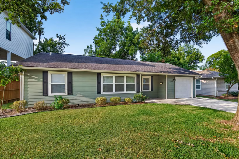 Photo of 2231 Saxon Drive, Houston, TX